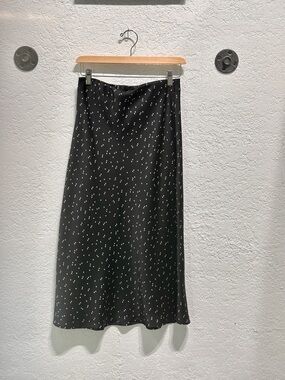 Mini White Stars Satin Midi Skirt